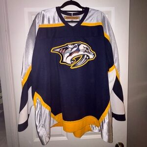 Vintage NASHVILLE PREDATORS NHL HOCKEY MENS JERSEY SZ XL Navy Yellow White KOHO